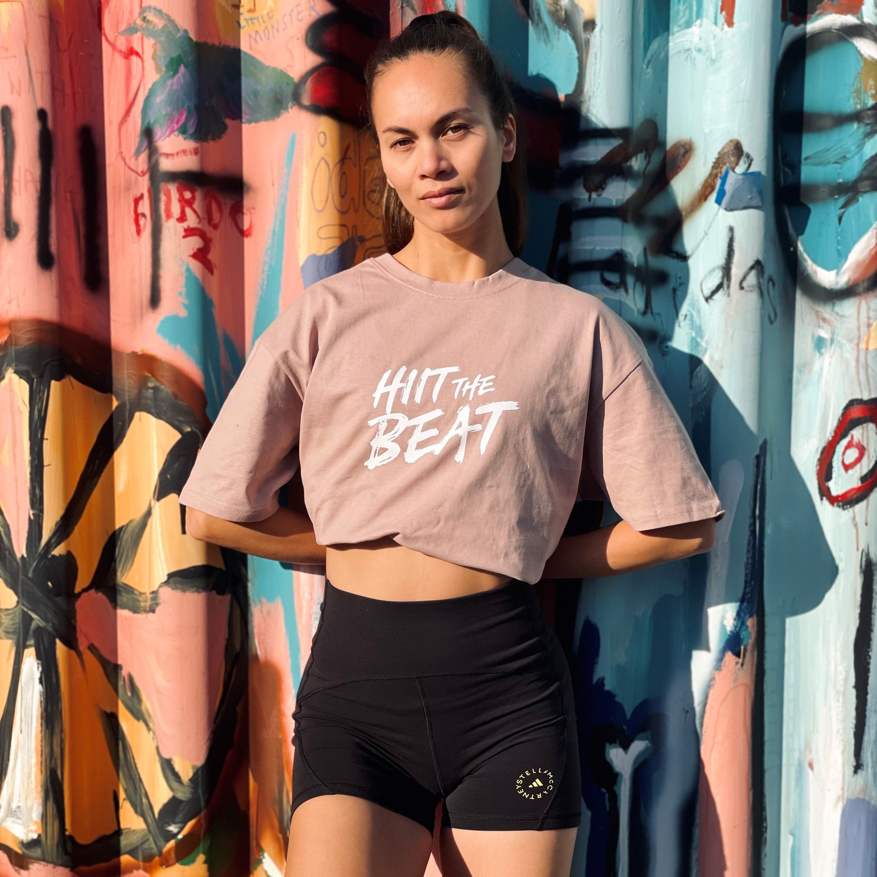 HIIT The Beat Men Oversize Tee Dusk Rose, washed-out print