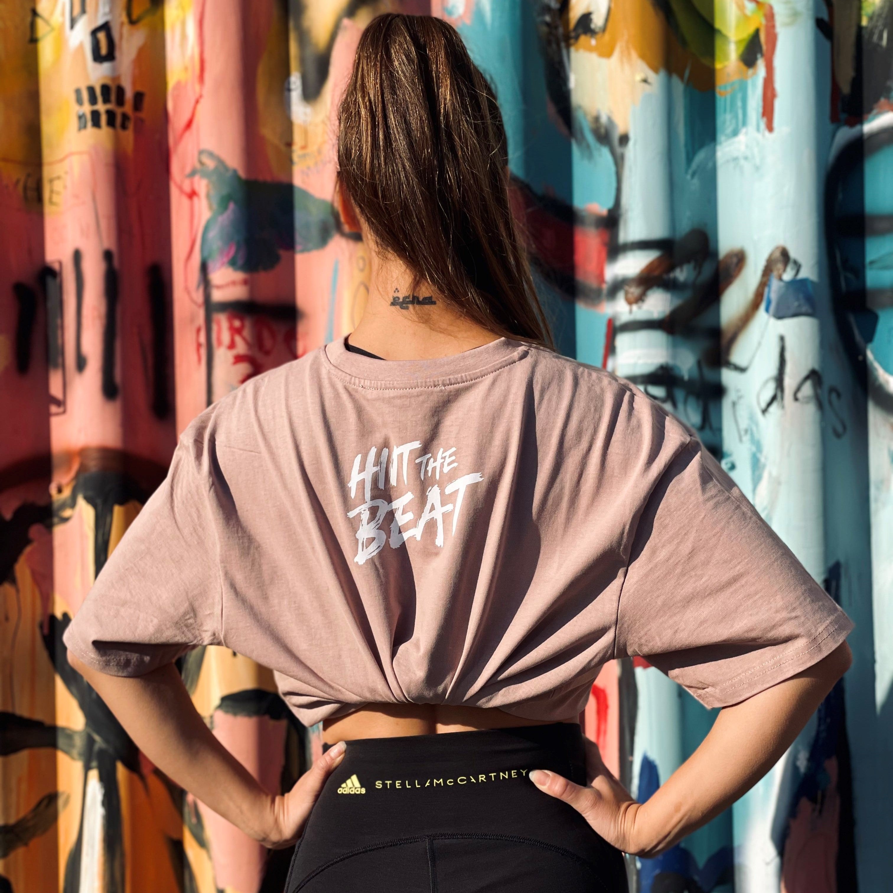 HIIT The Beat Men Oversize Tee Dusk Rose, washed-out print