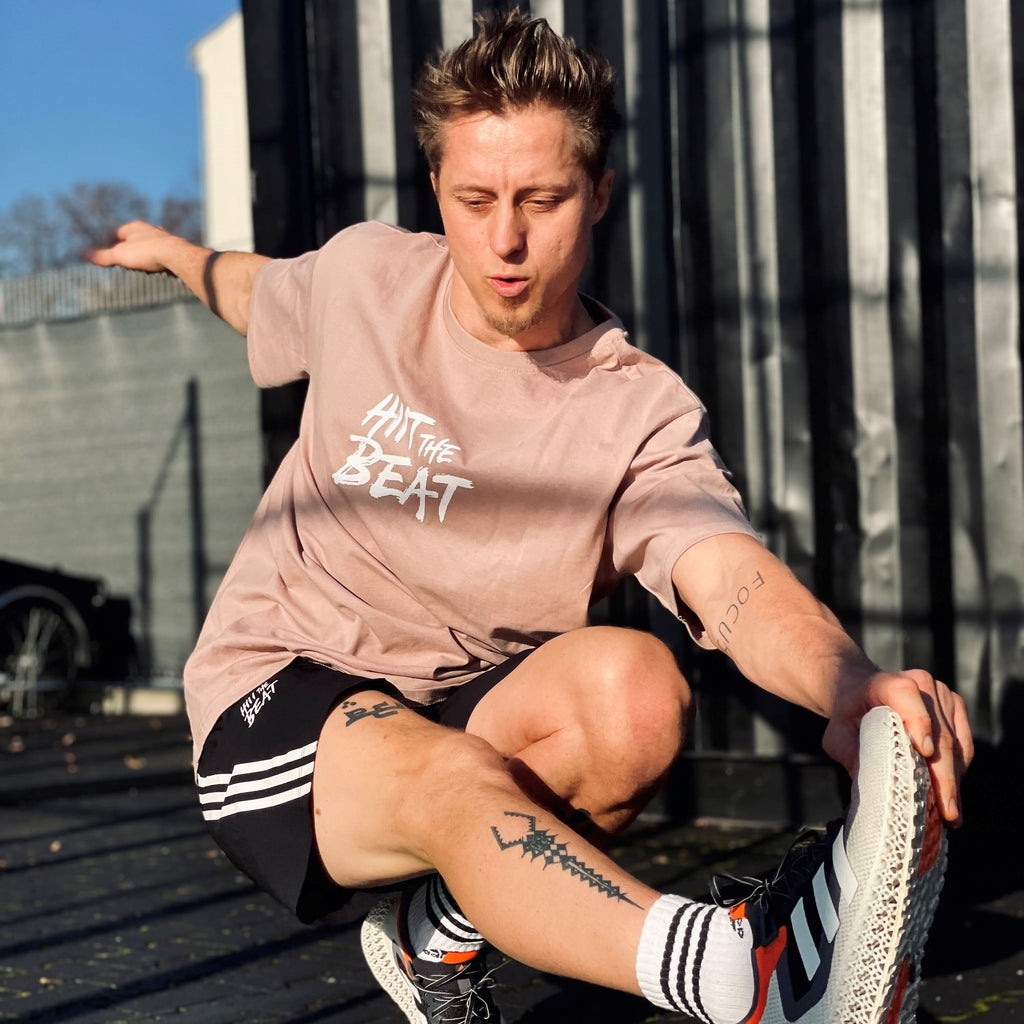HIIT The Beat Men Oversize Tee Dusk Rose, washed-out print